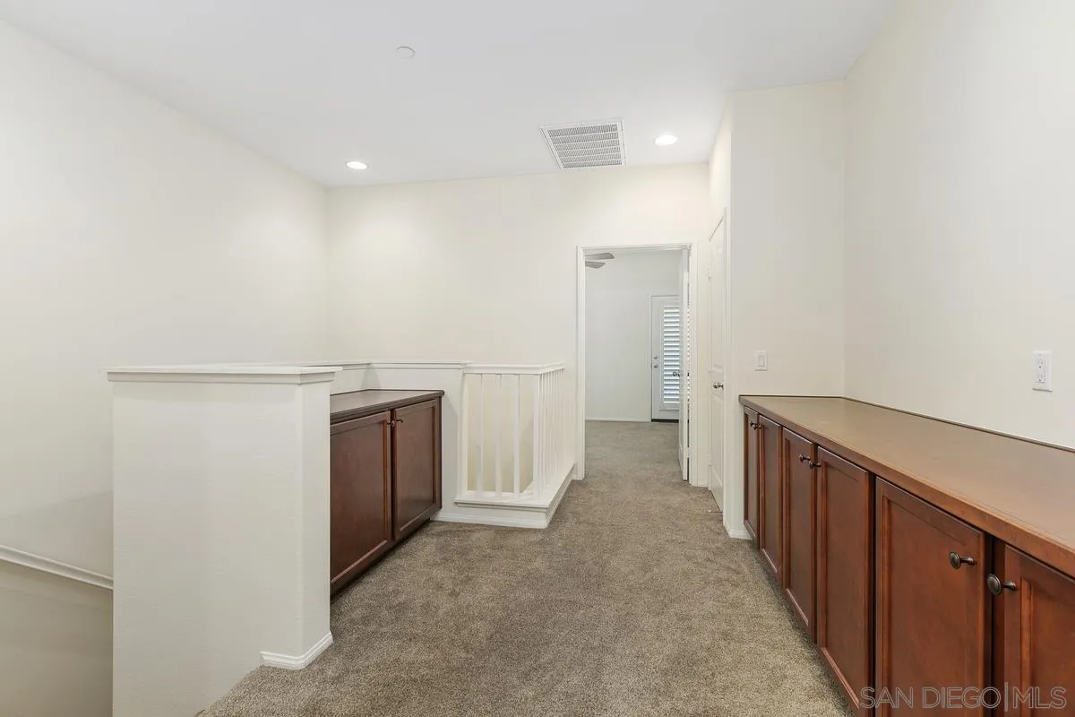8011 City View Pl