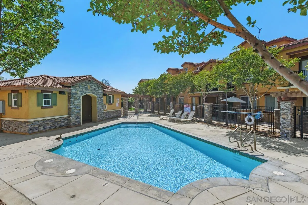 8011 City View Pl