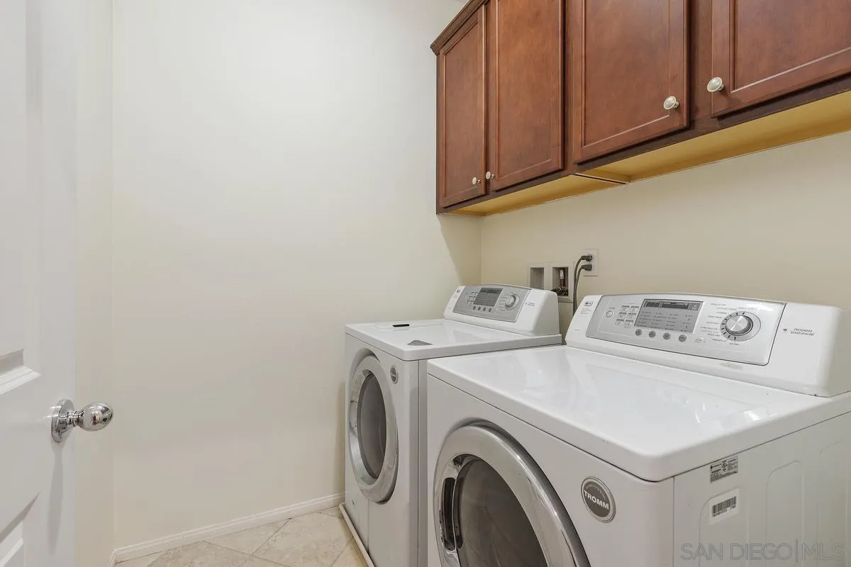 8011 City View Pl