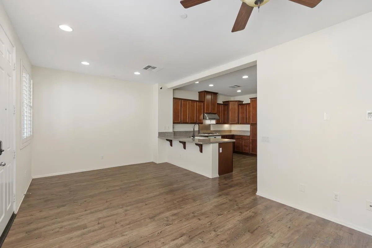 8011 City View Pl