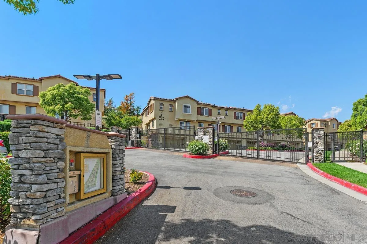 8011 City View Pl