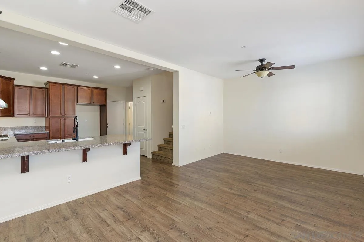 8011 City View Pl