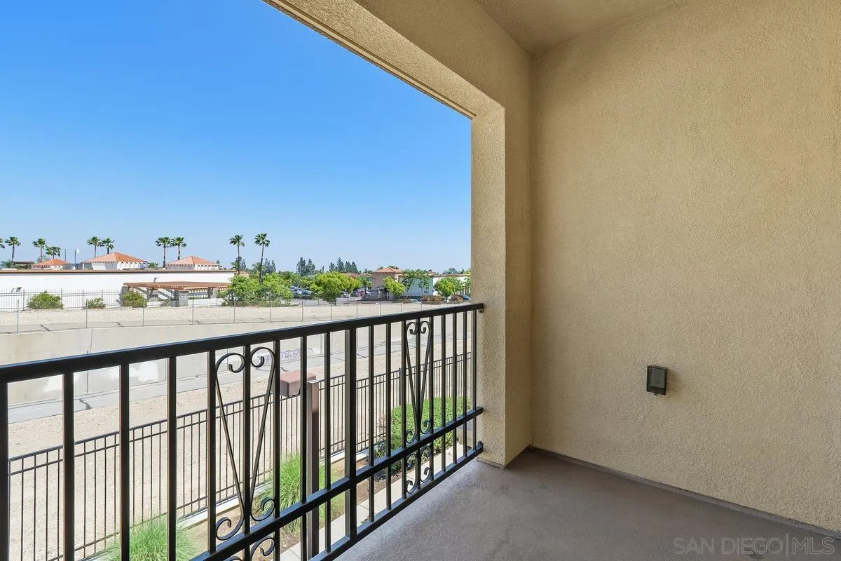 8011 City View Pl