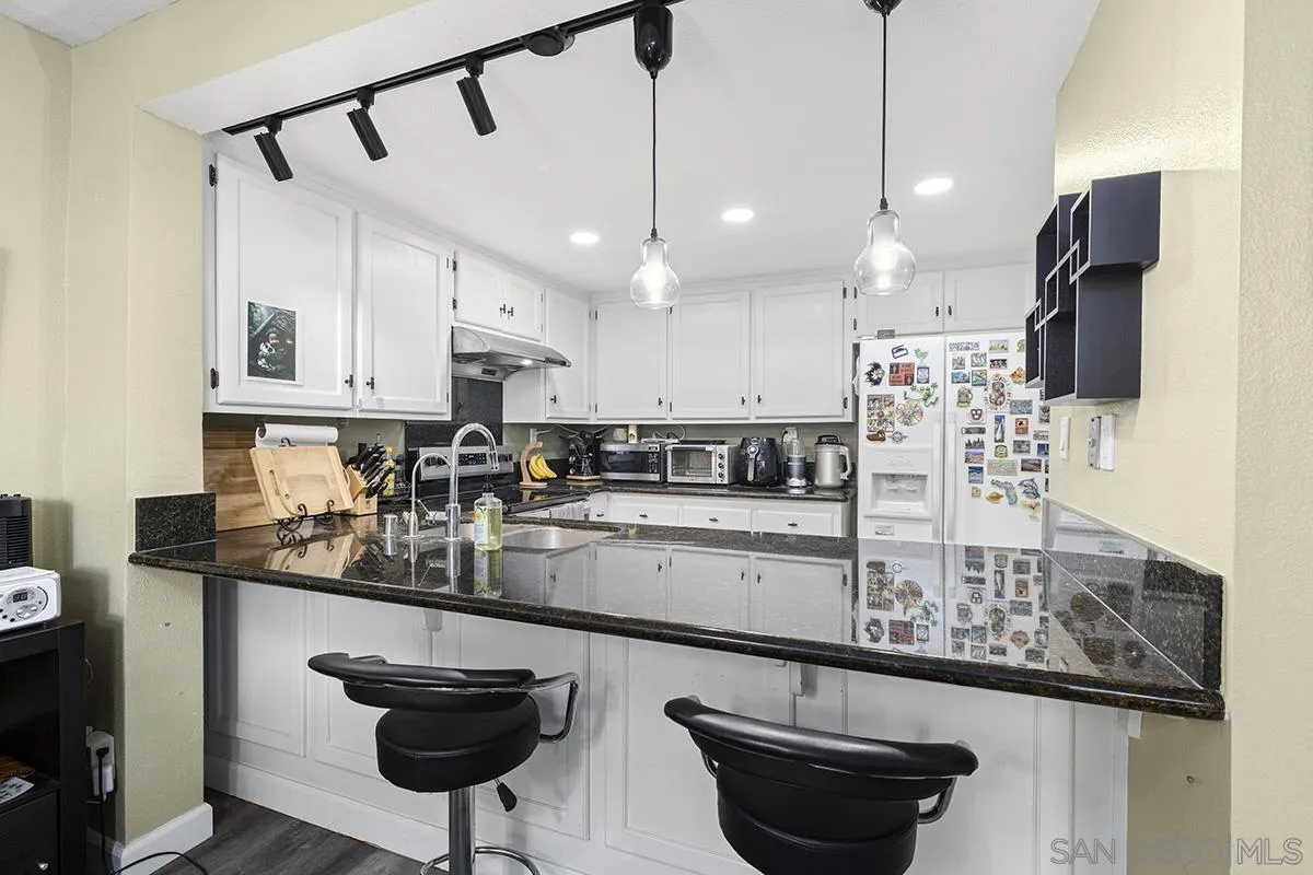 6186 Caminito Baeza