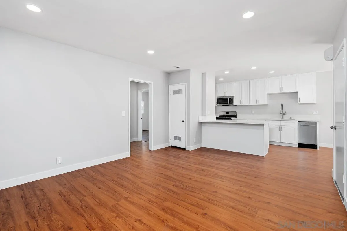 393 Waldo Ave Unit 3