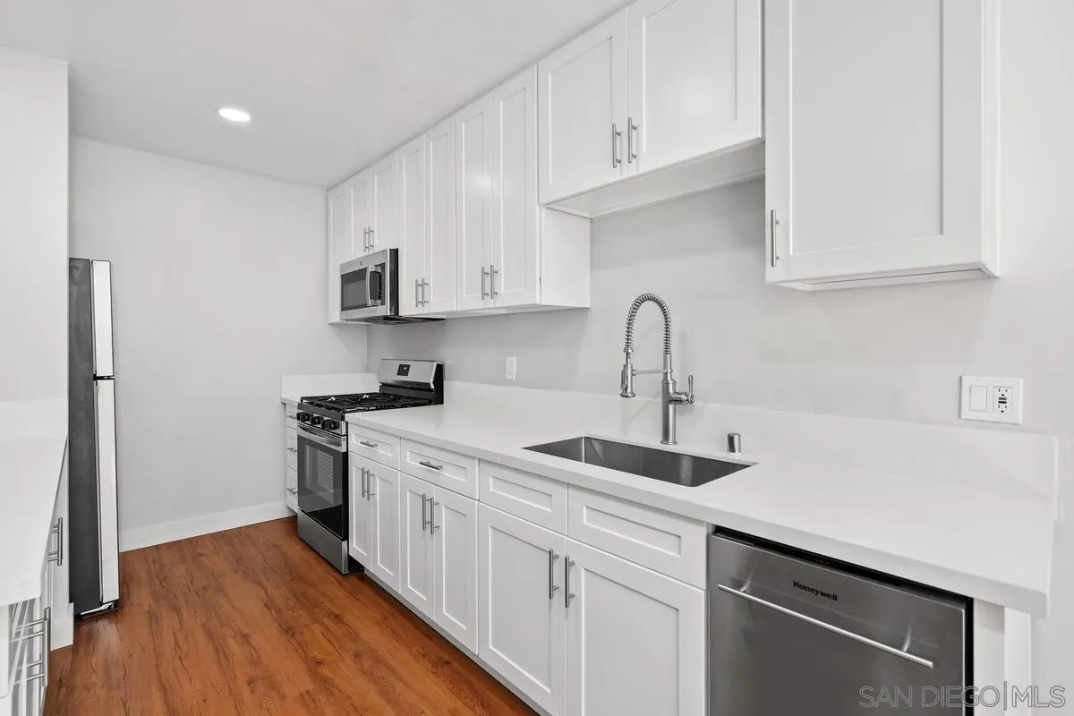 393 Waldo Ave Unit 3