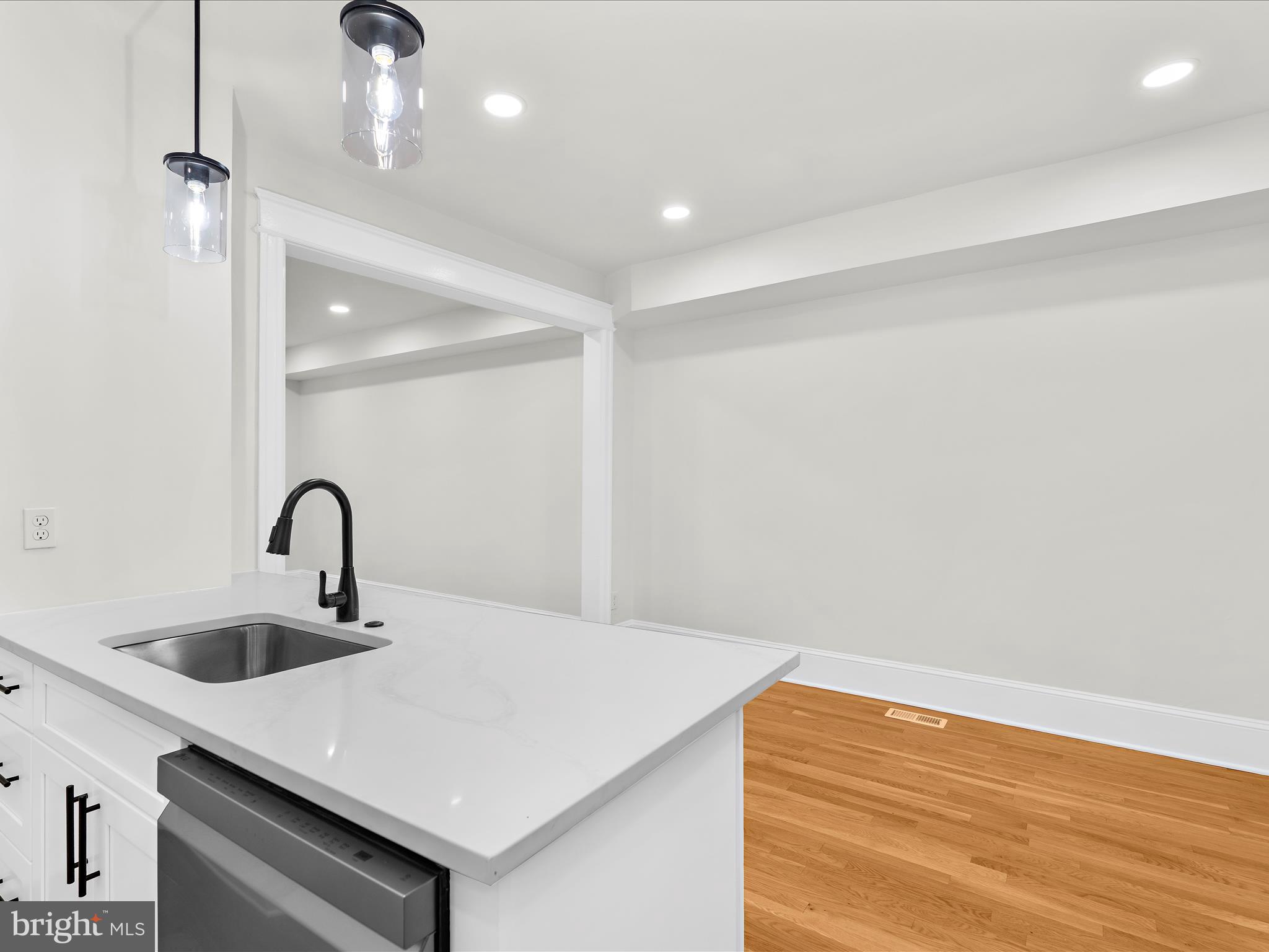917 Decatur St NW