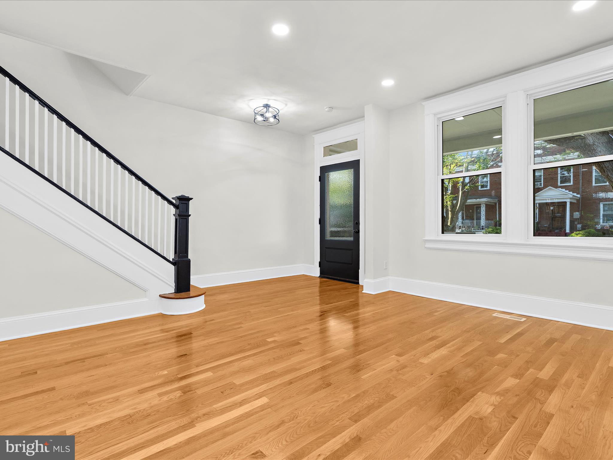 917 Decatur St NW