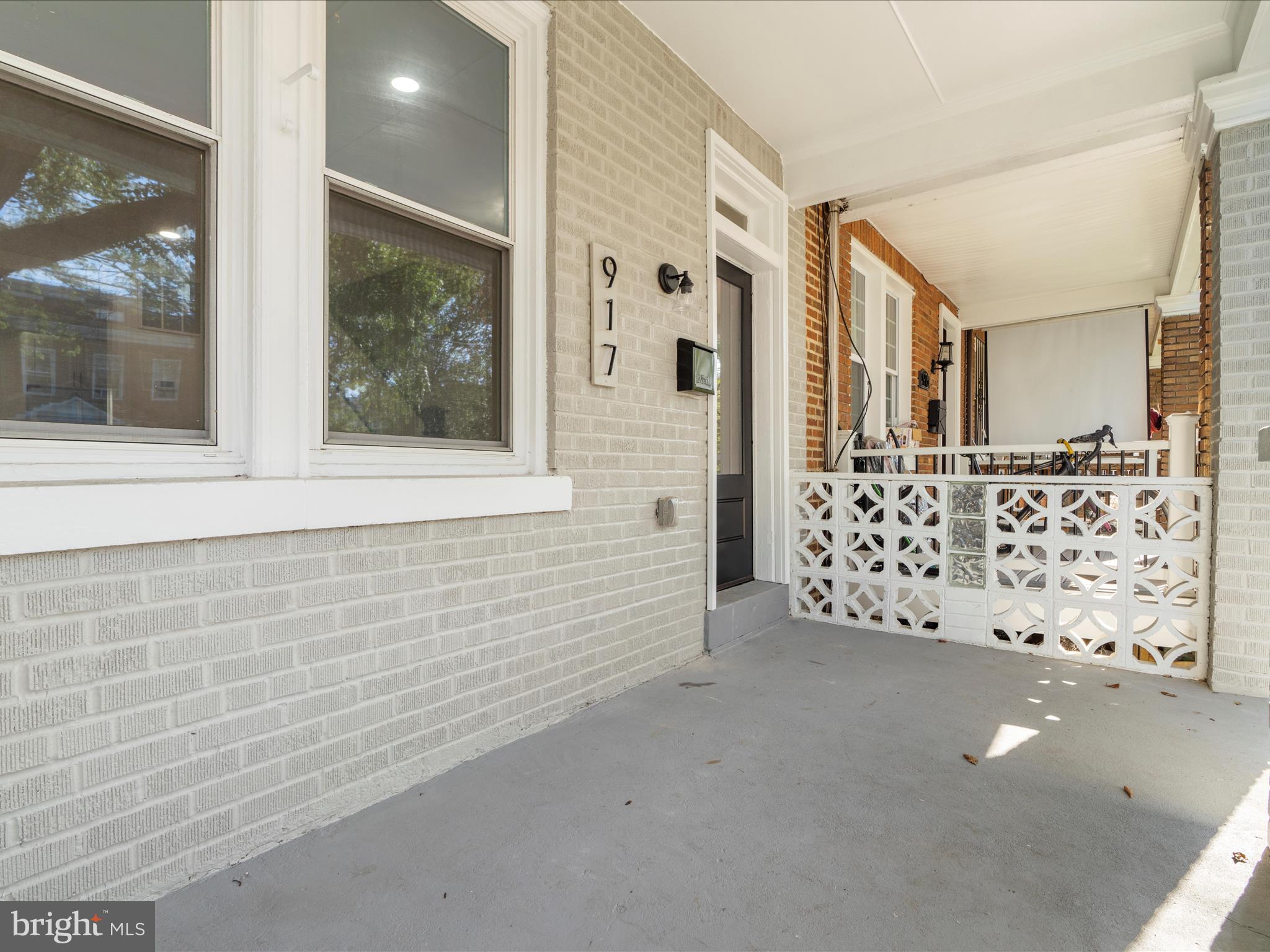 917 Decatur St NW