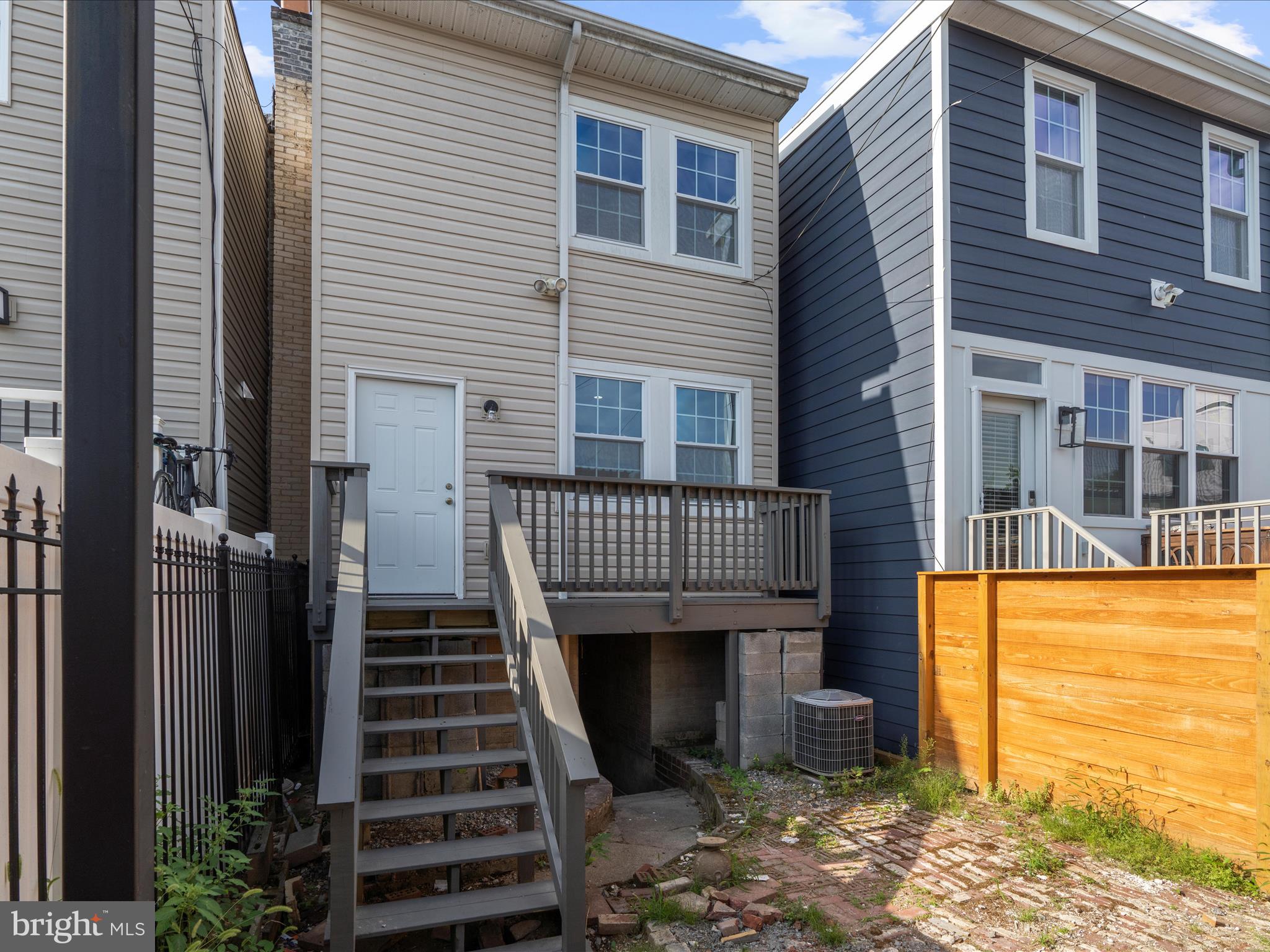 917 Decatur St NW