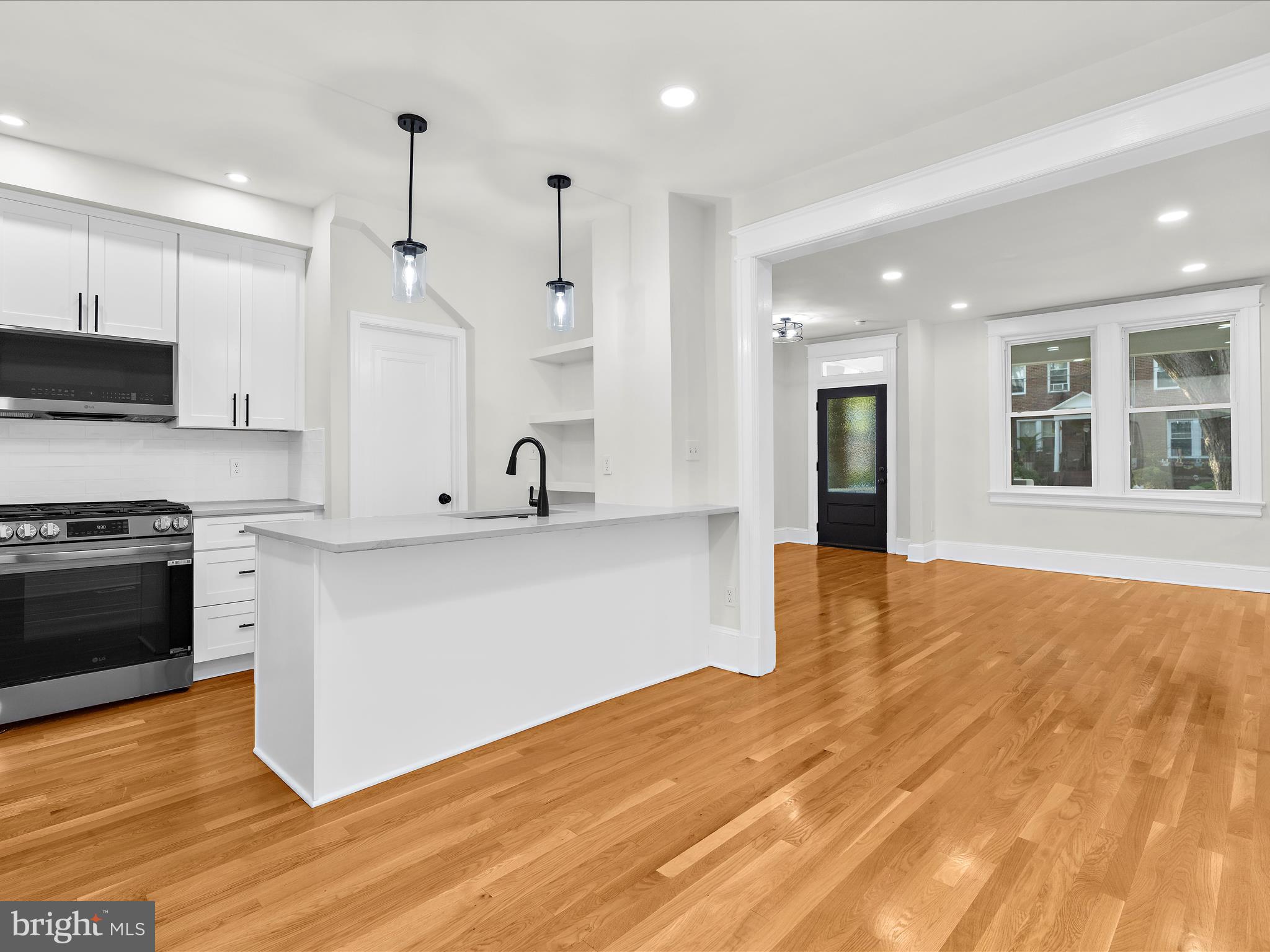 917 Decatur St NW
