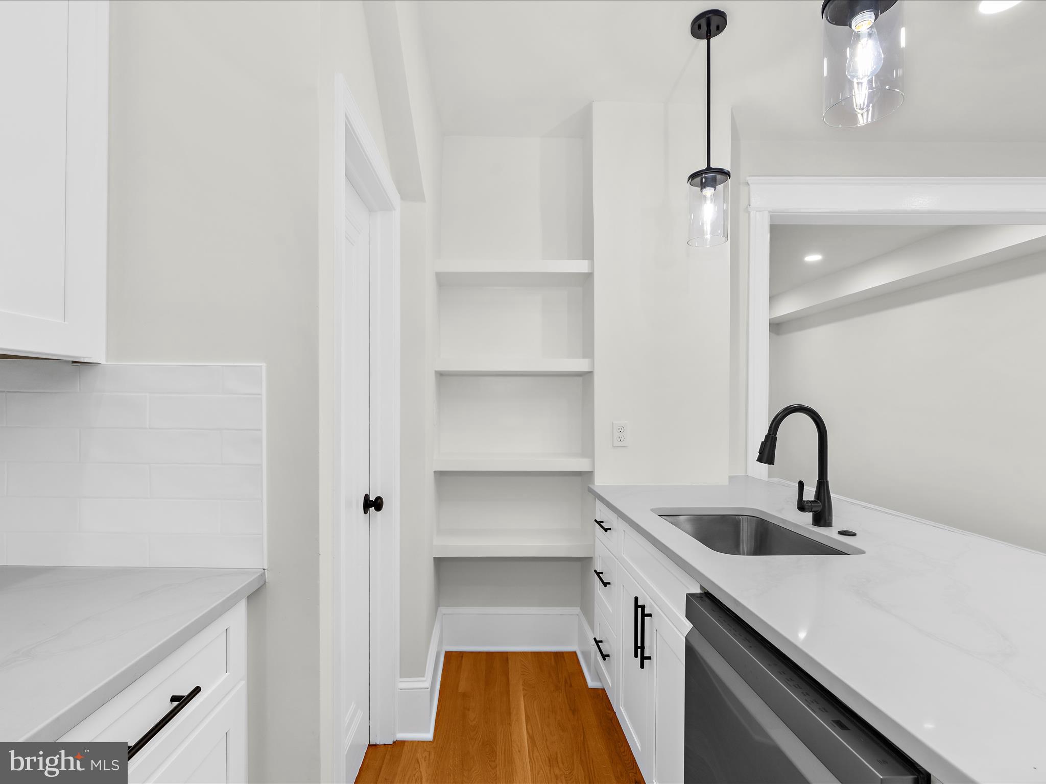 917 Decatur St NW