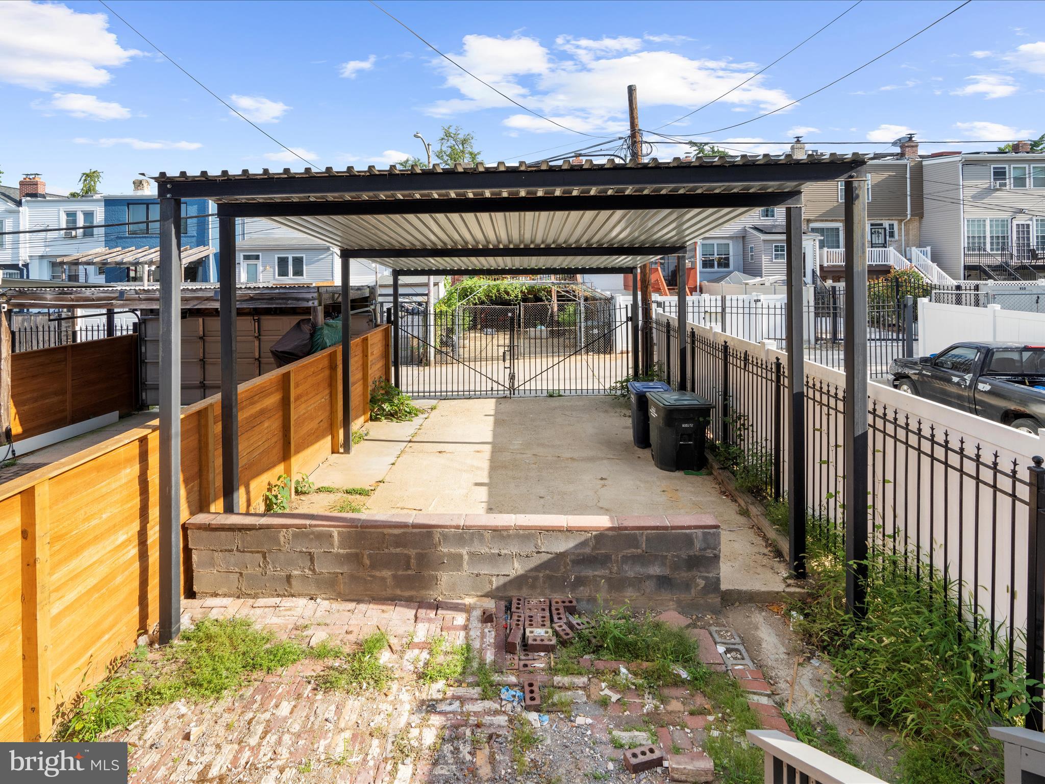 917 Decatur St NW