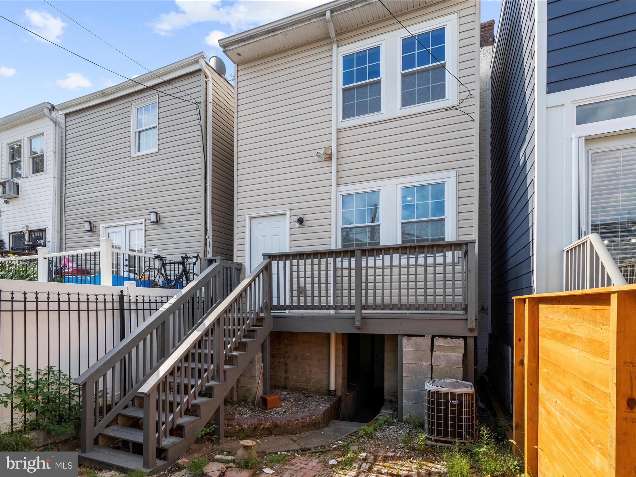 917 Decatur St NW