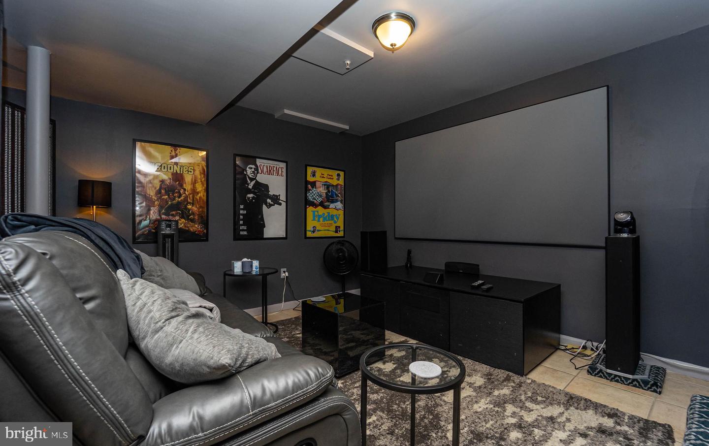 1101 Byron St