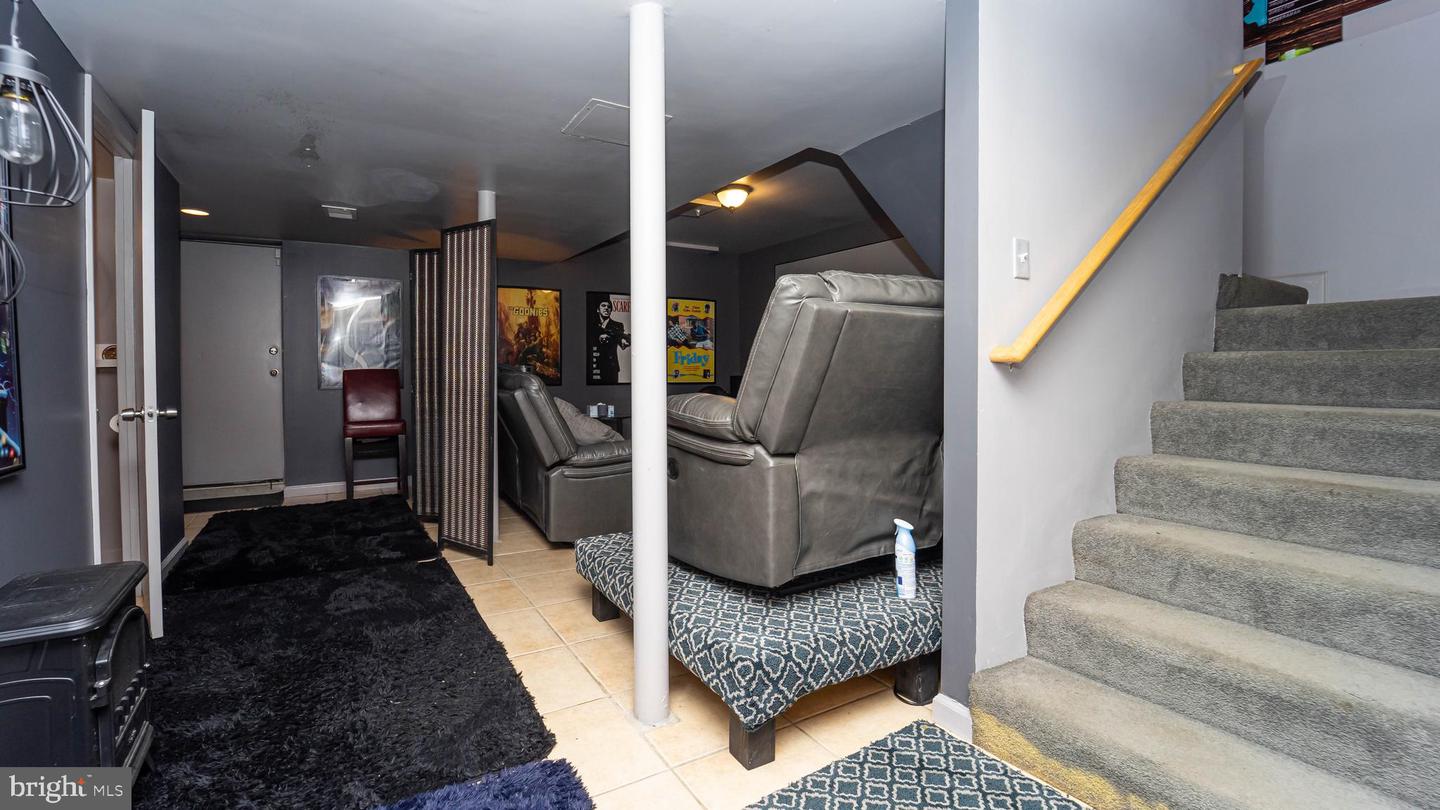 1101 Byron St