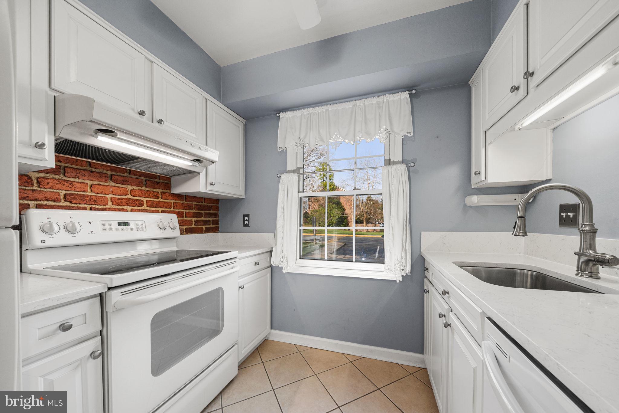 5845 REXFORD DRIVE 721