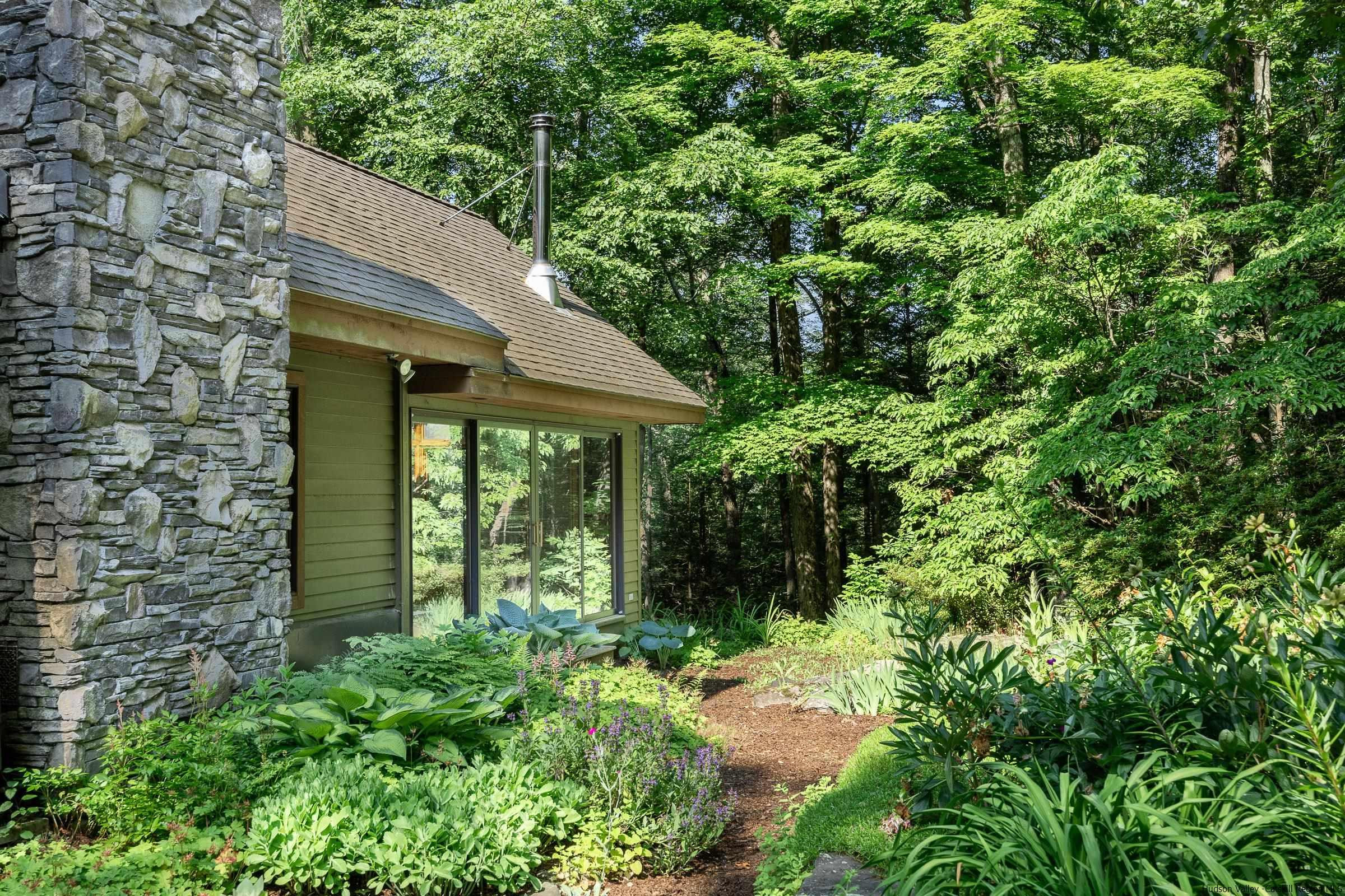 25 Rock Ridge