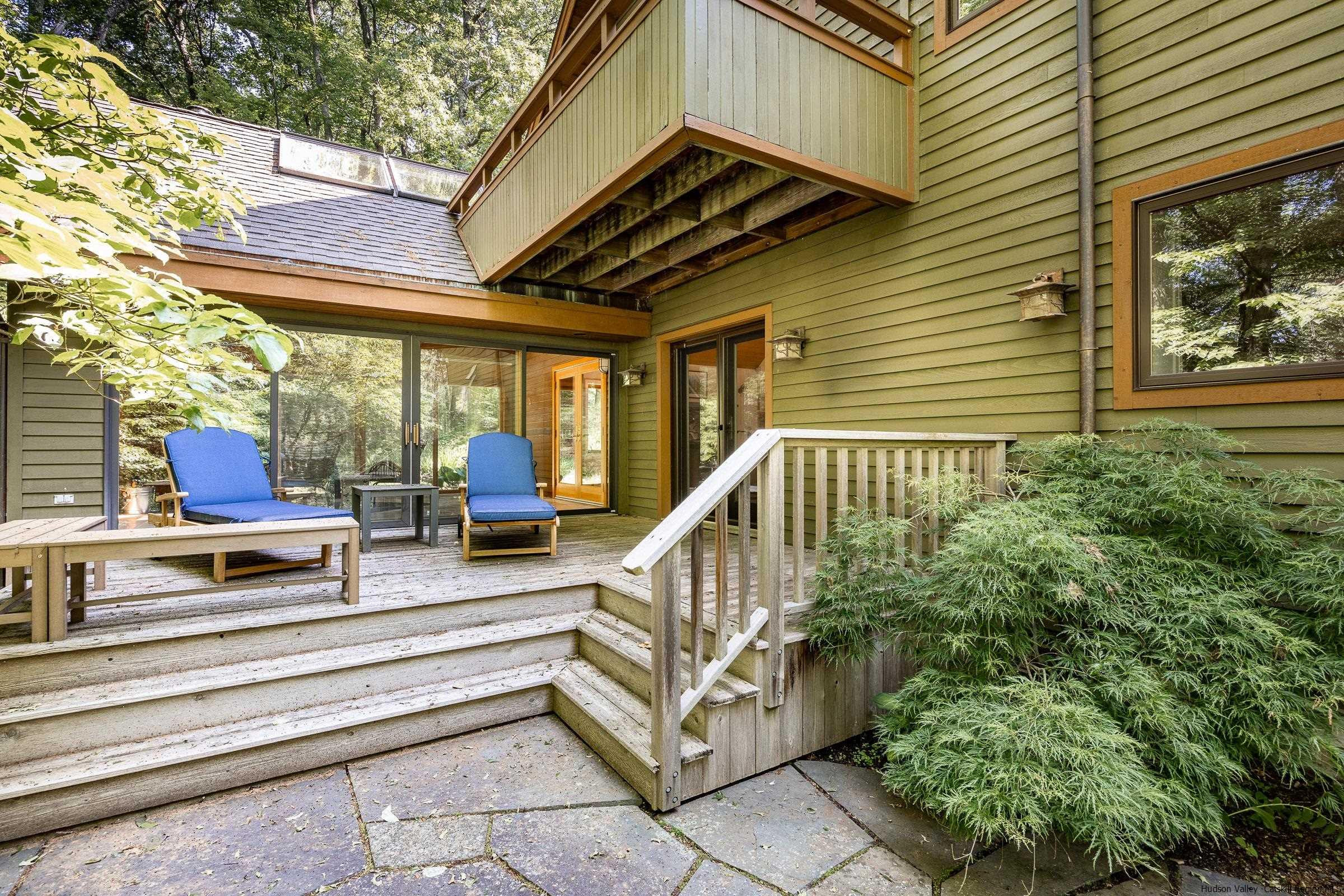 25 Rock Ridge