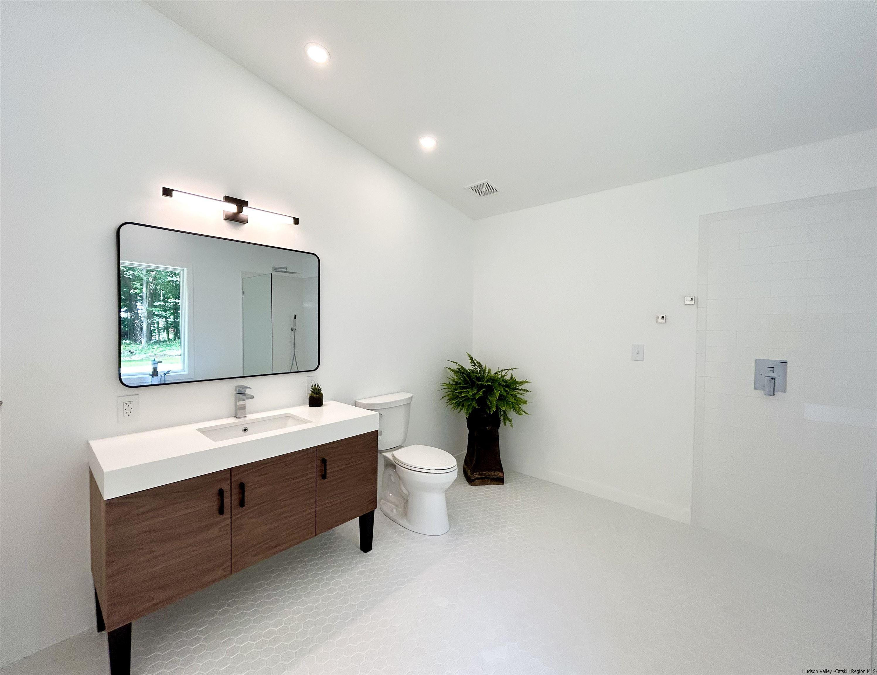 373 Pennsylvania Avenue