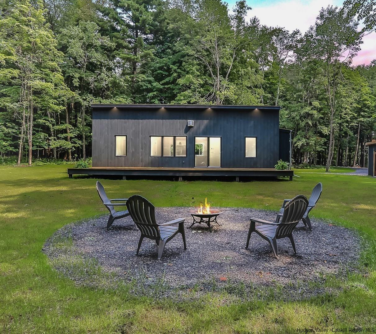 373 Pennsylvania Avenue