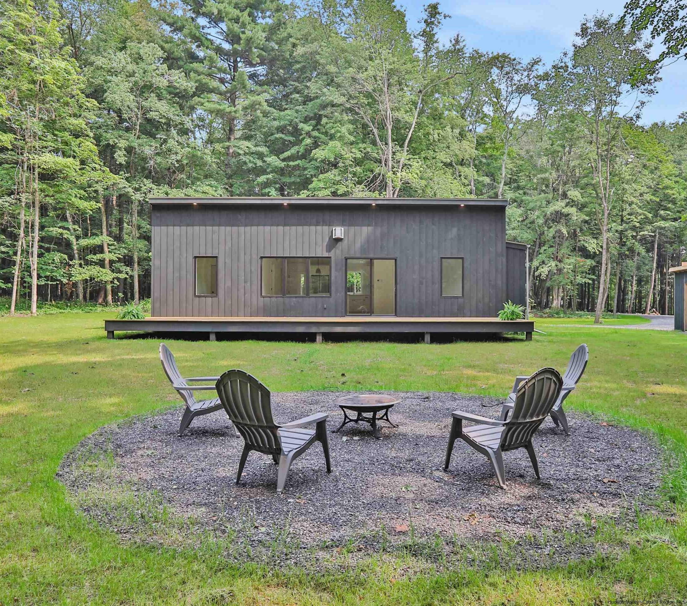 373 Pennsylvania Avenue