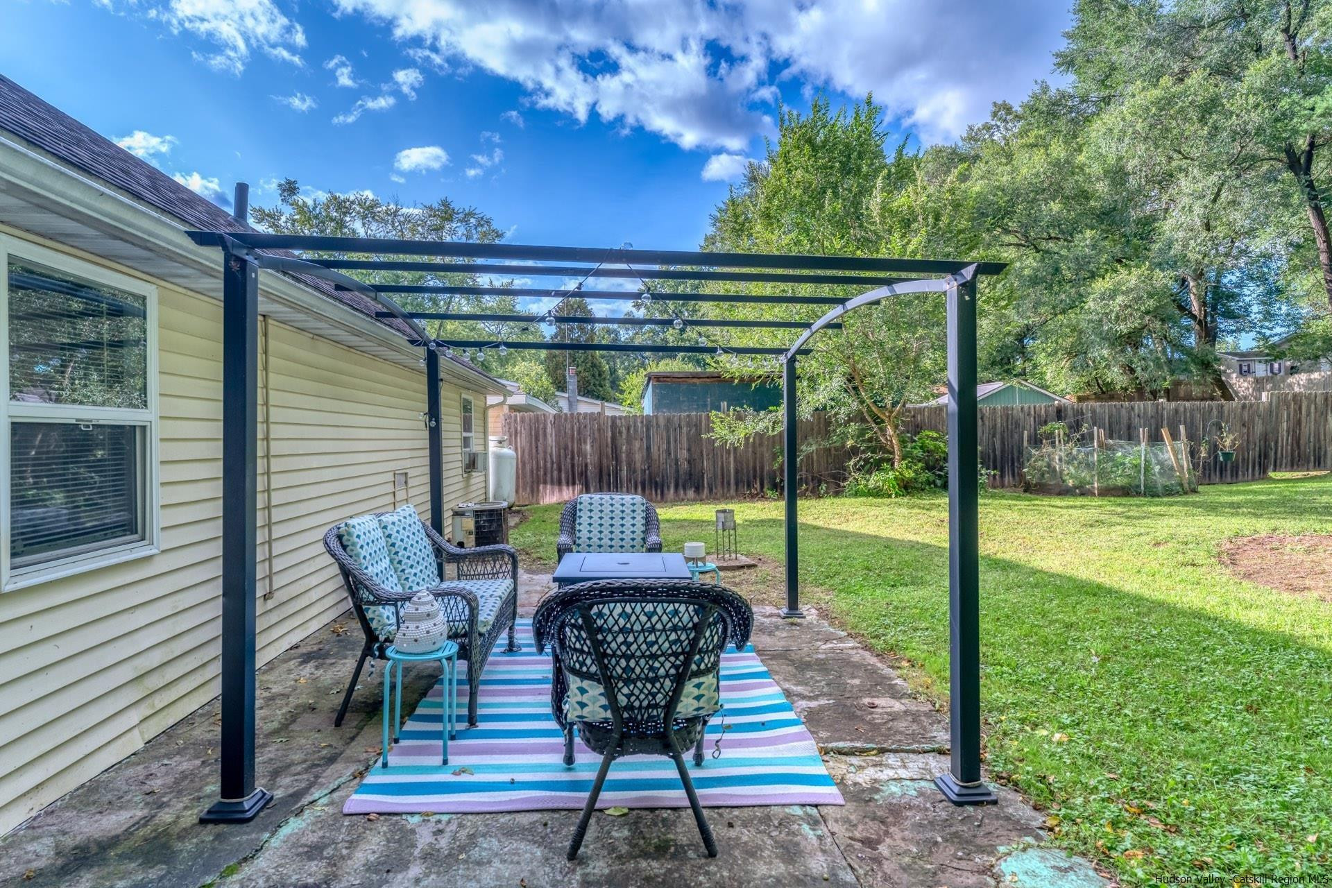 15 South Road, Mt. Marion