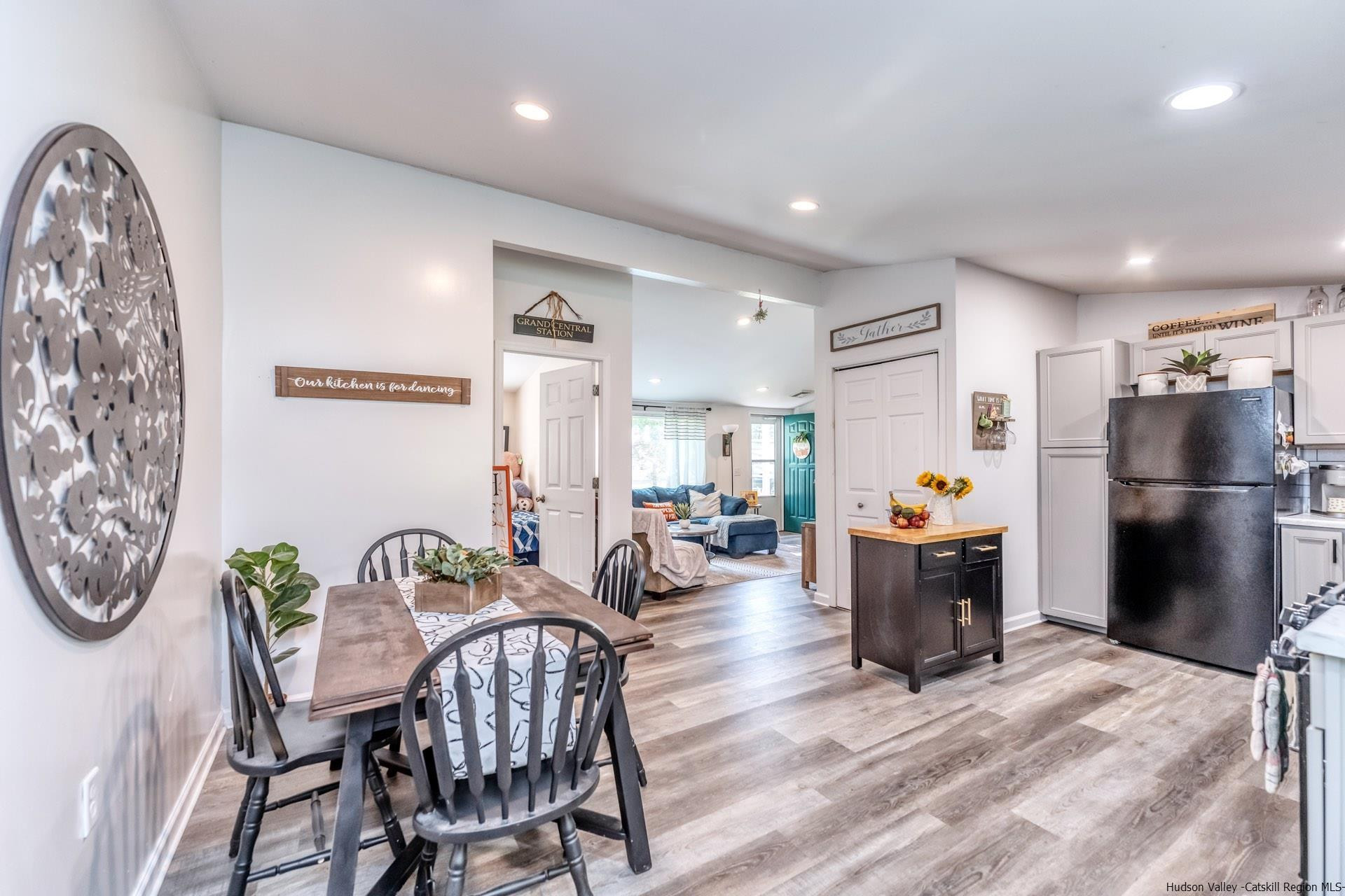 15 South Road, Mt. Marion