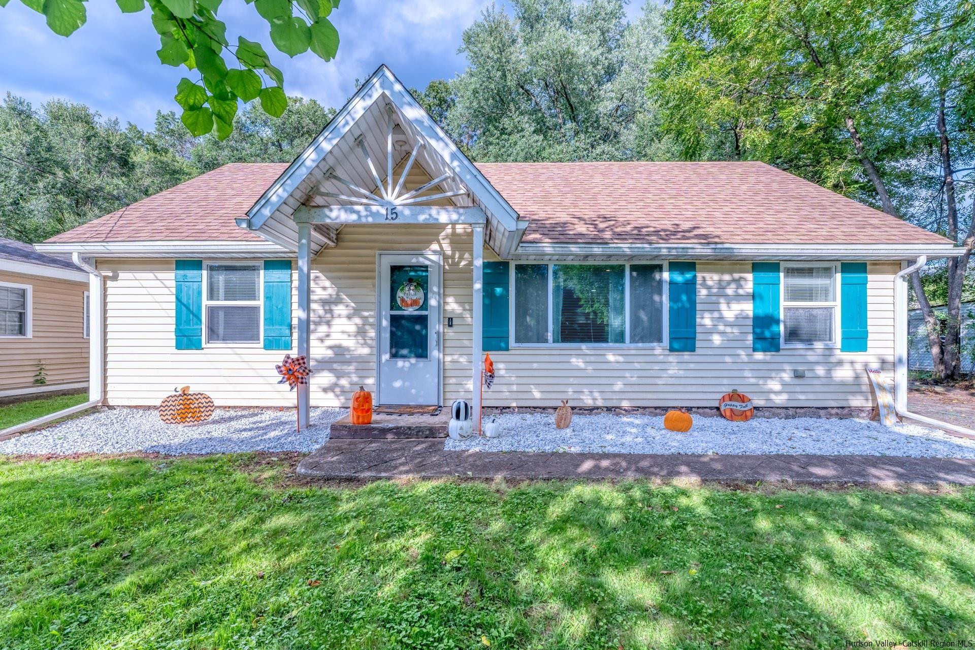 15 South Road, Mt. Marion