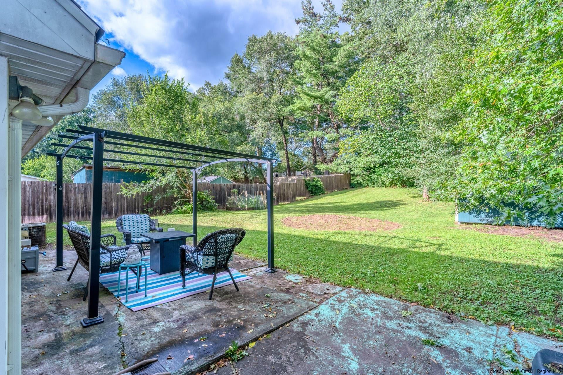 15 South Road, Mt. Marion