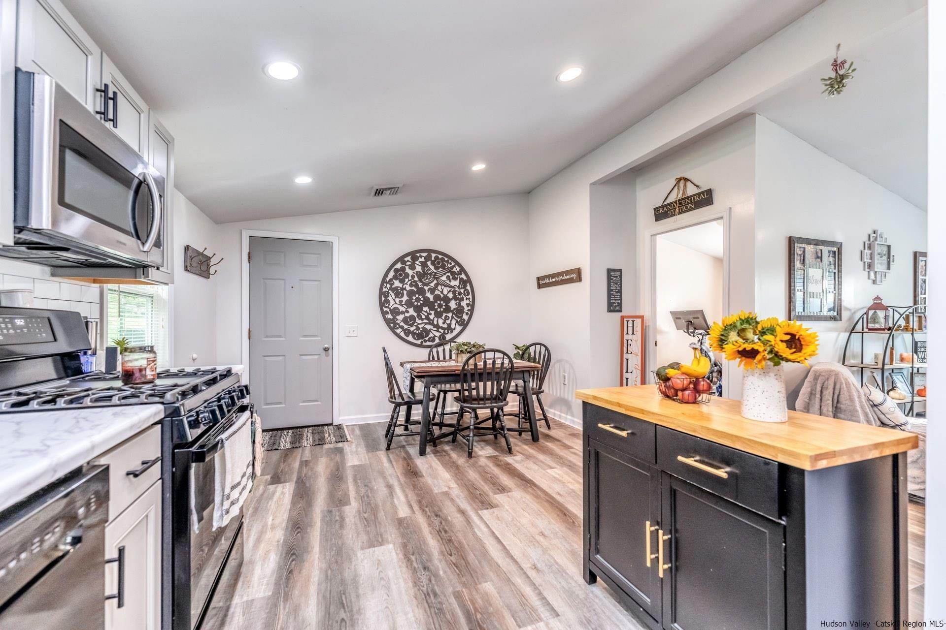 15 South Road, Mt. Marion