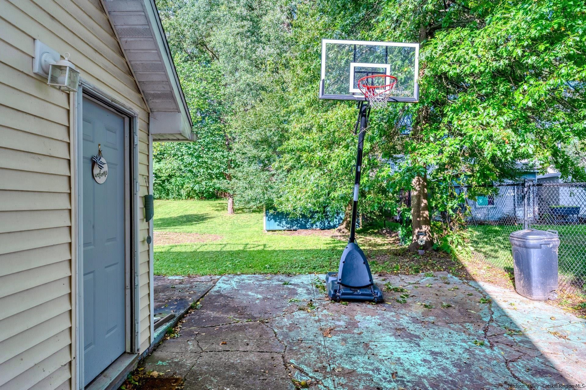 15 South Road, Mt. Marion