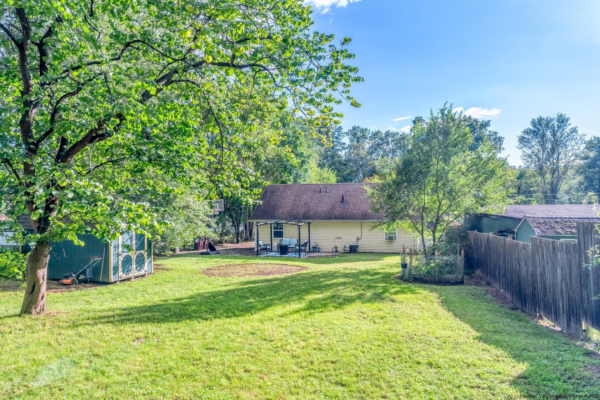 15 South Road, Mt. Marion