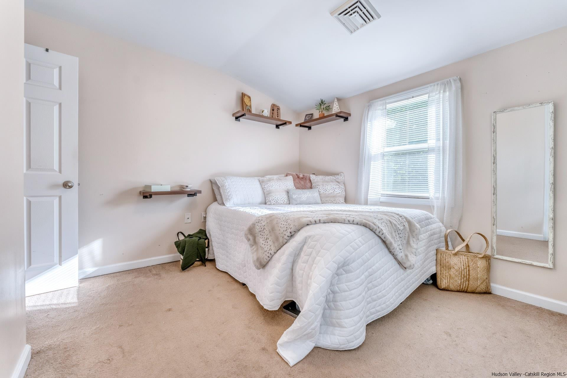 15 South Road, Mt. Marion