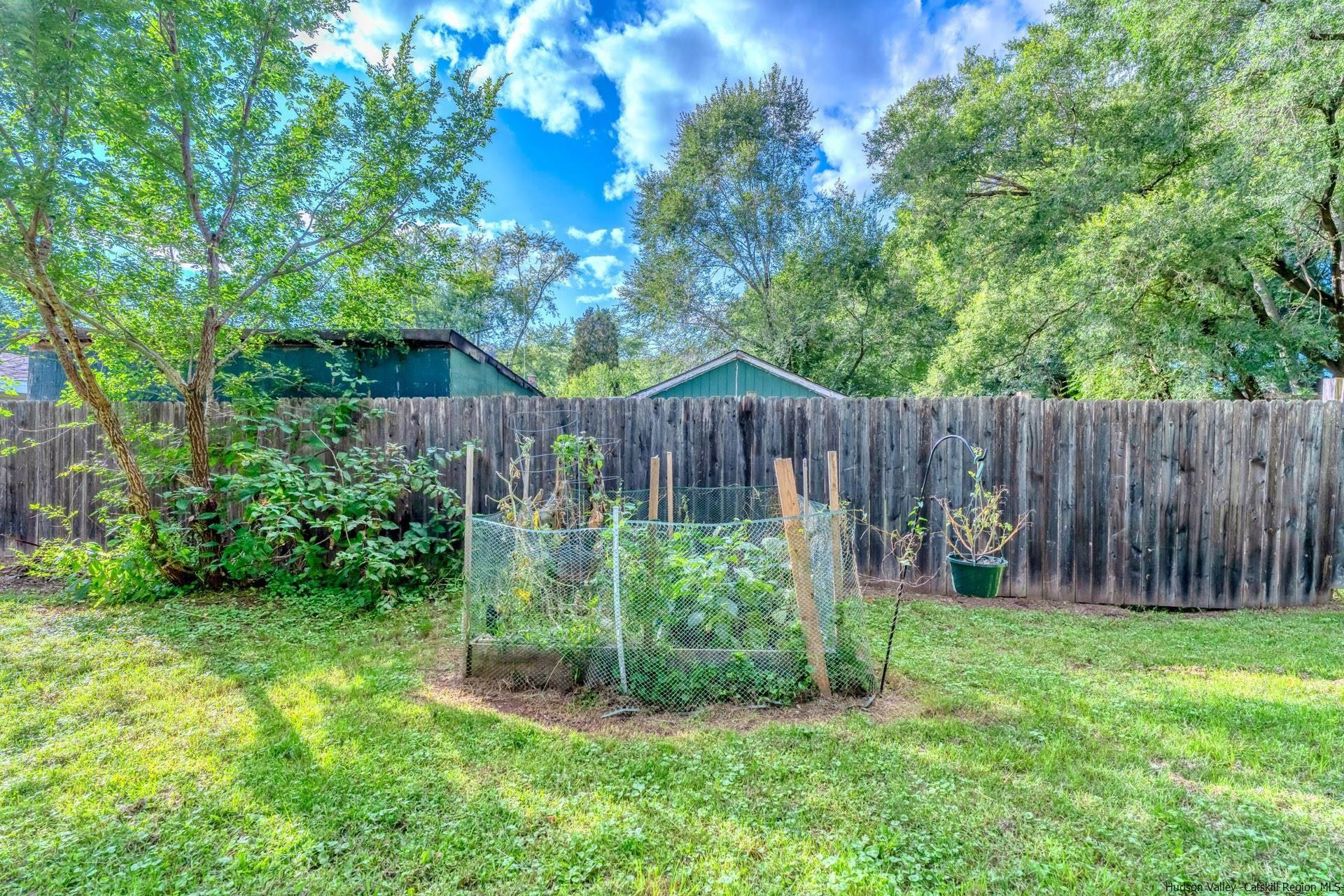 15 South Road, Mt. Marion