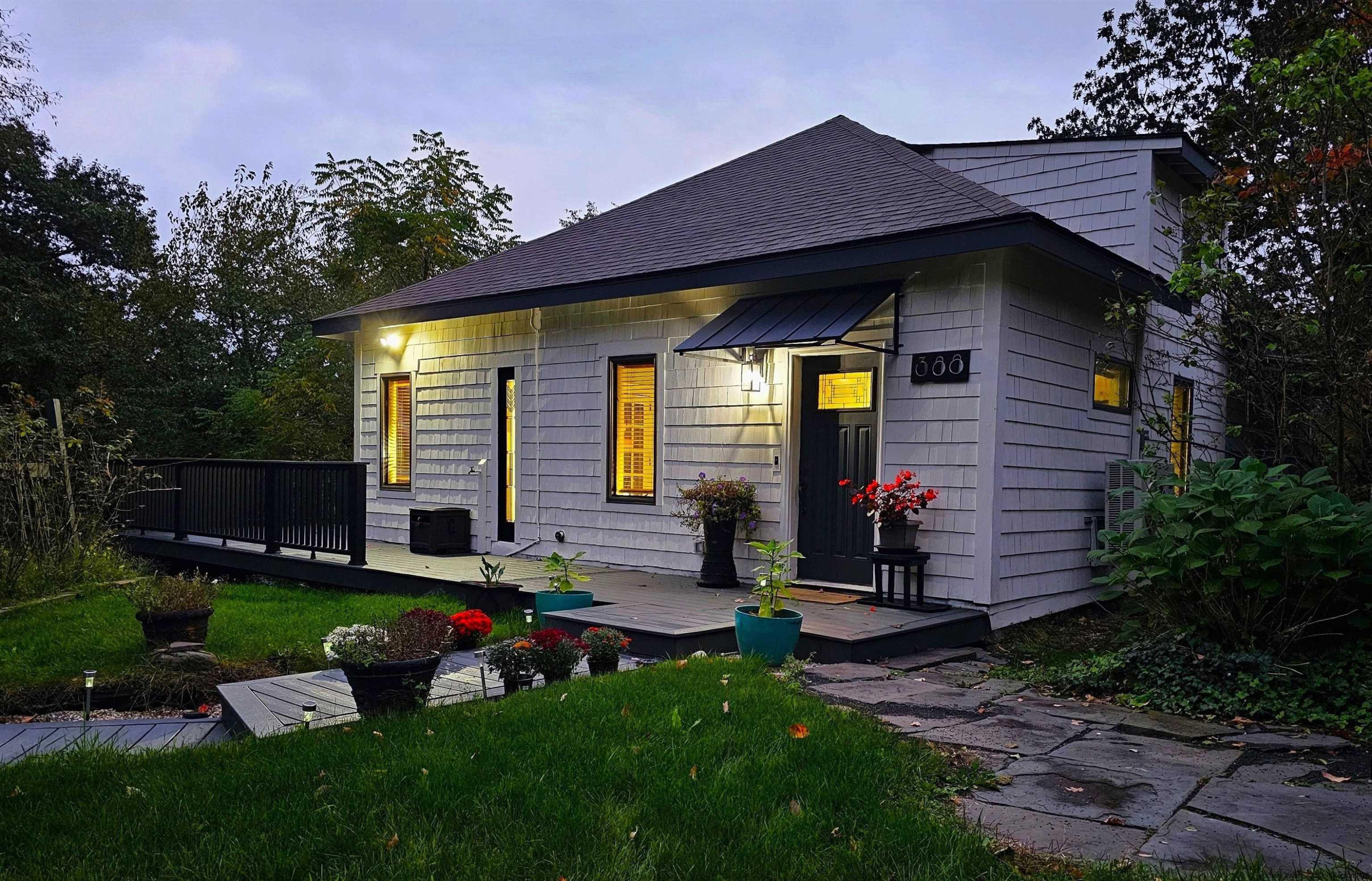 388 W Saugerties Road