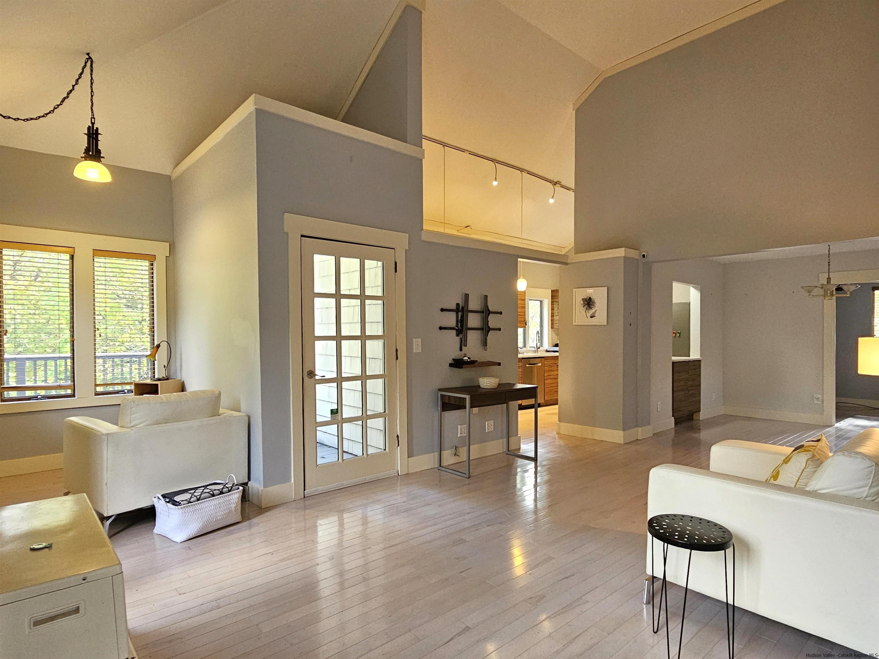 388 W Saugerties Road