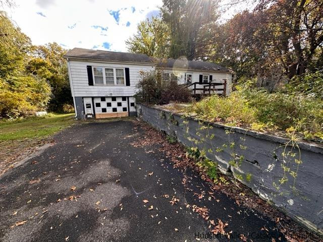 1146 Lucas Turnpike, aka Lucas Ave Ext