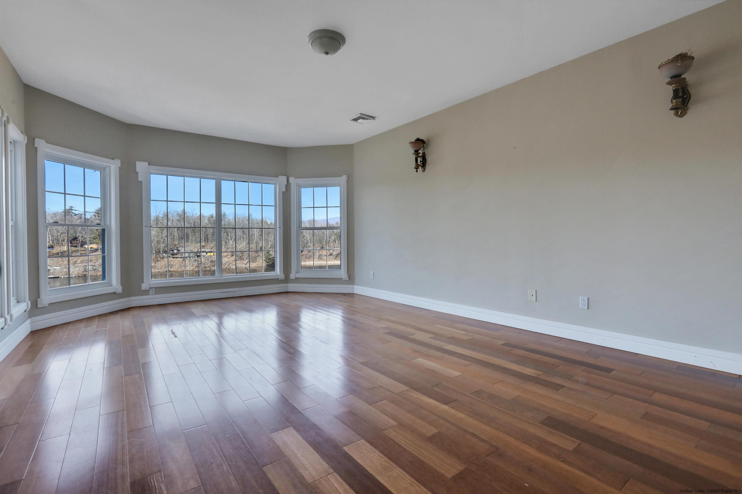 1284 Flatbush Road
