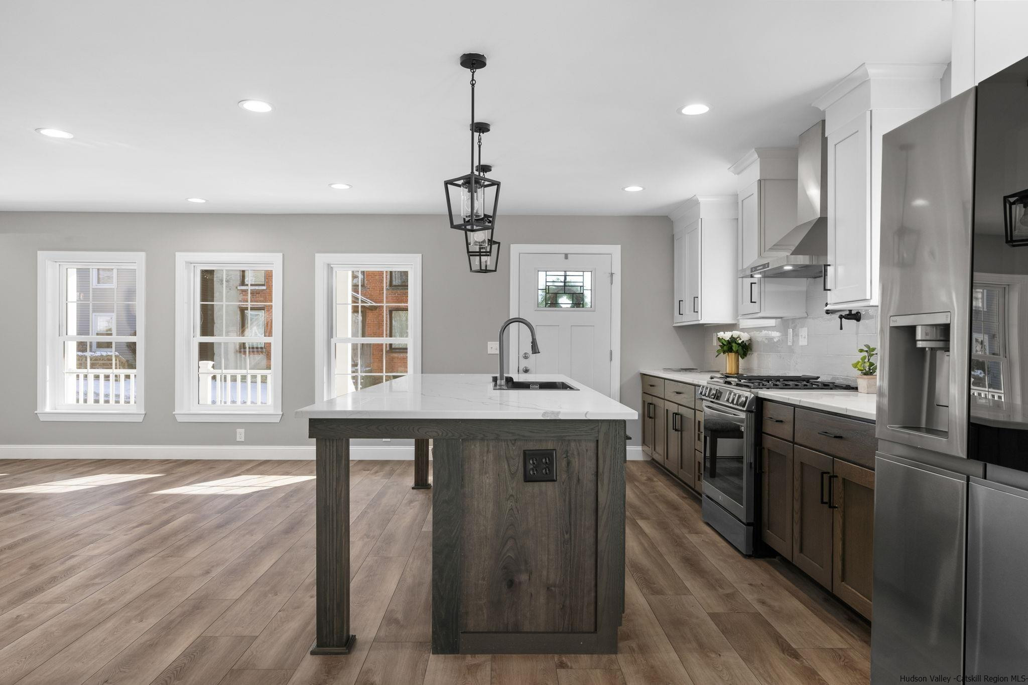 54 Montgomery Street