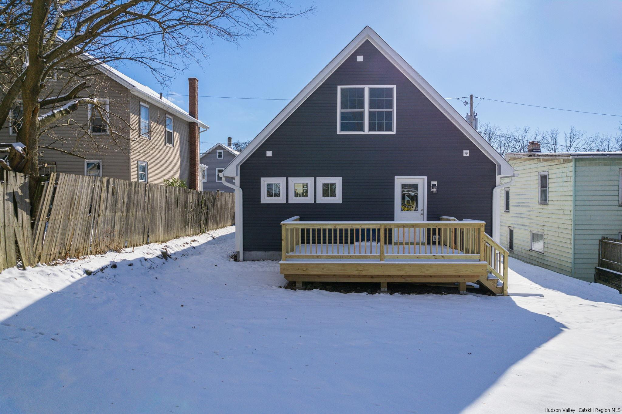 54 Montgomery Street