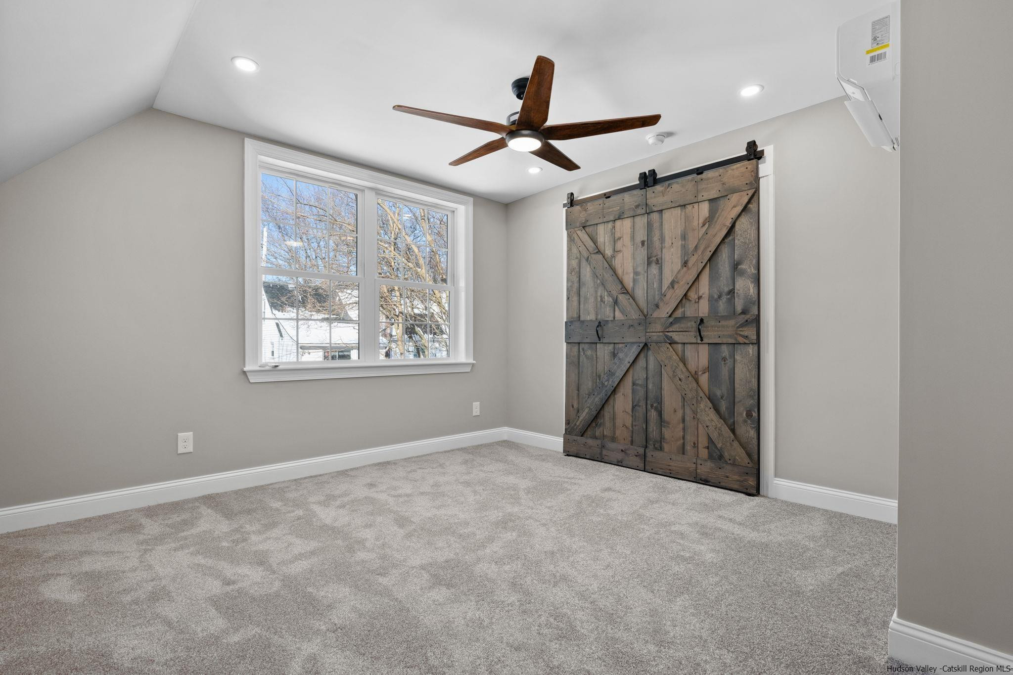 54 Montgomery Street