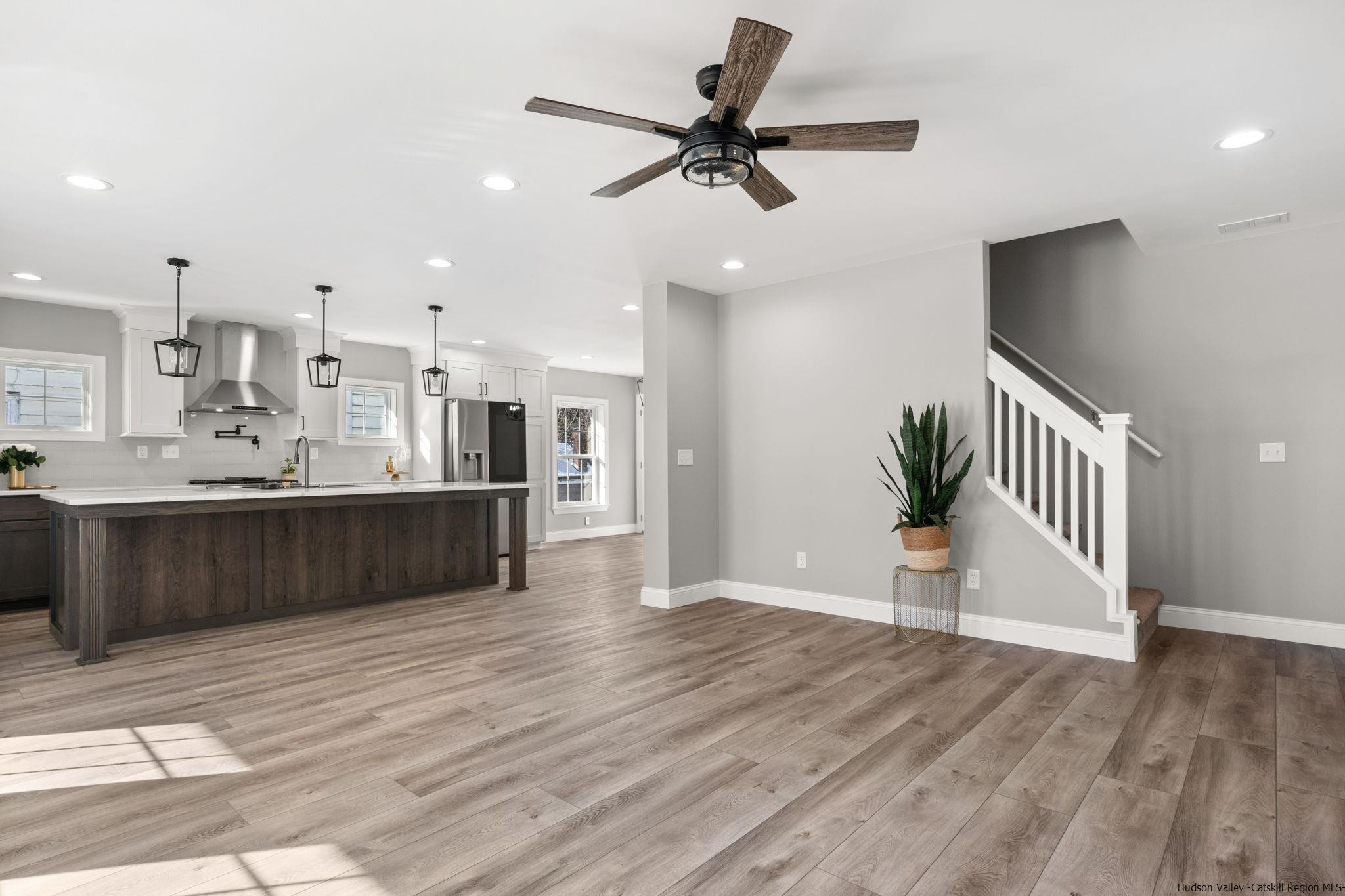 54 Montgomery Street