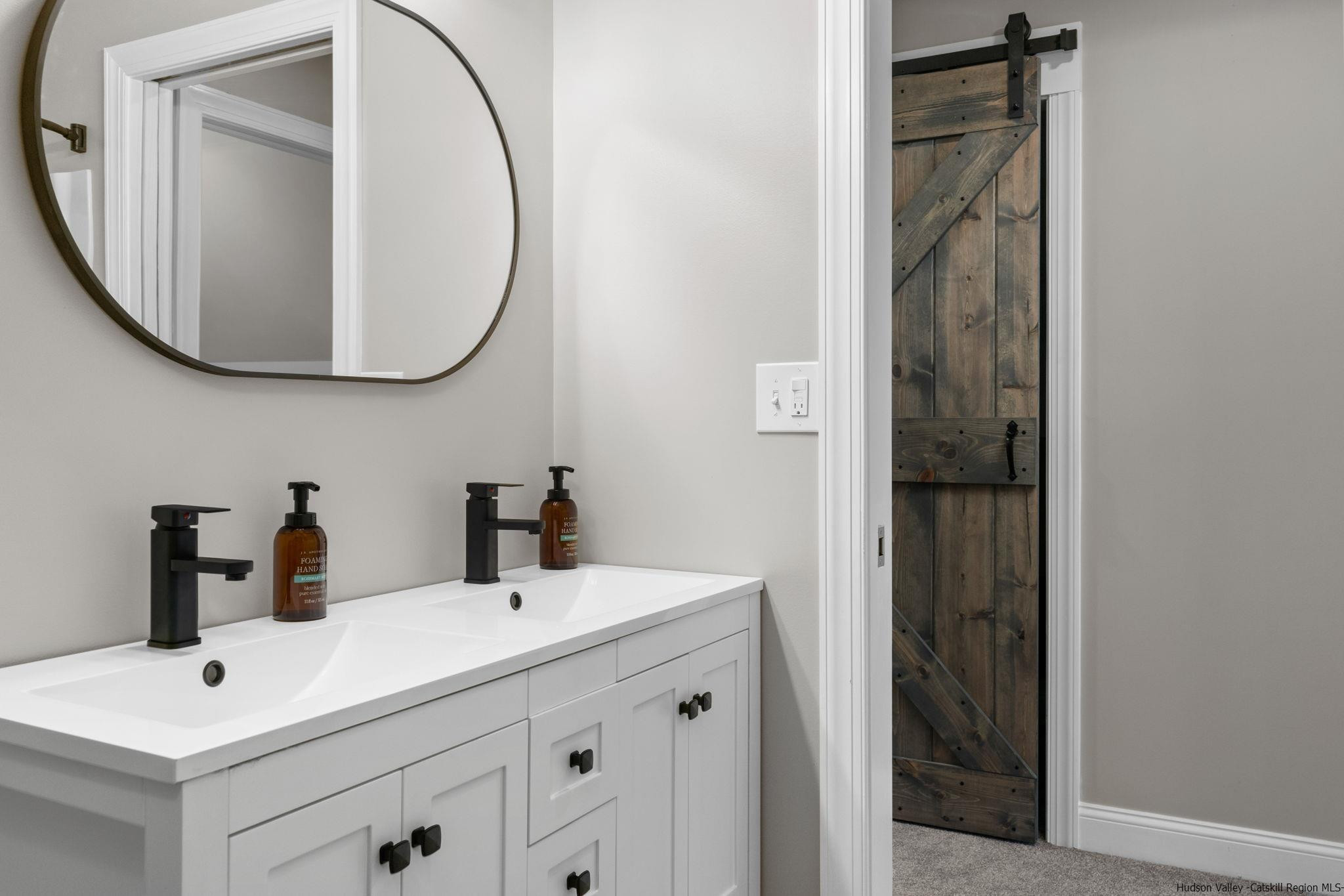 54 Montgomery Street