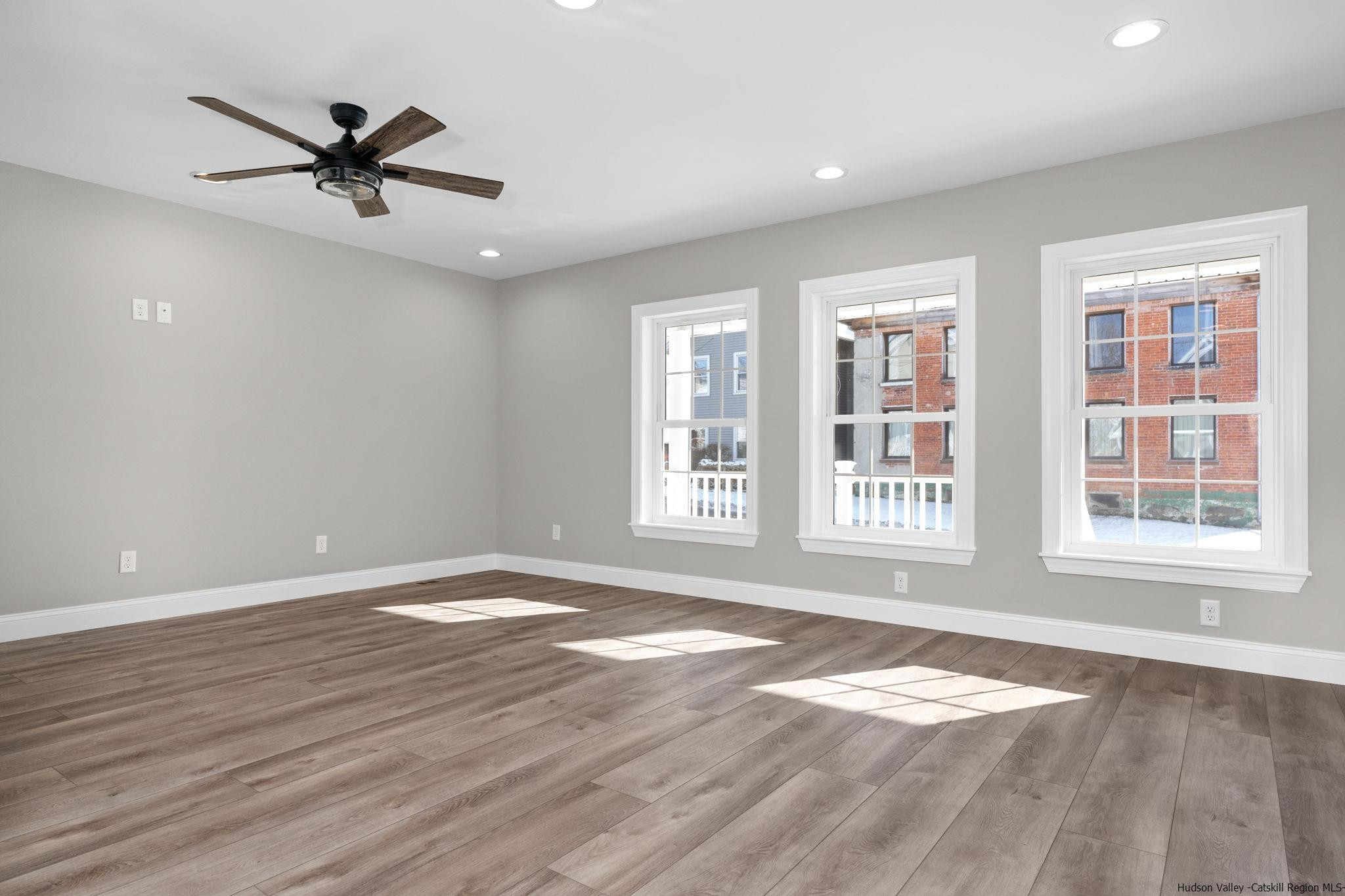 54 Montgomery Street