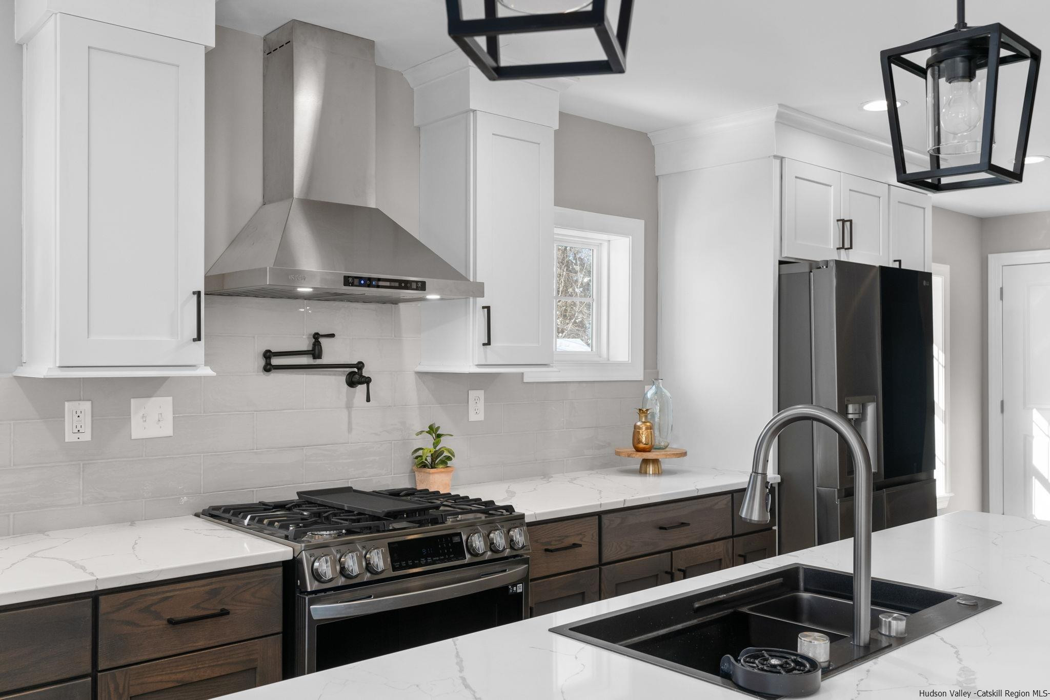 54 Montgomery Street