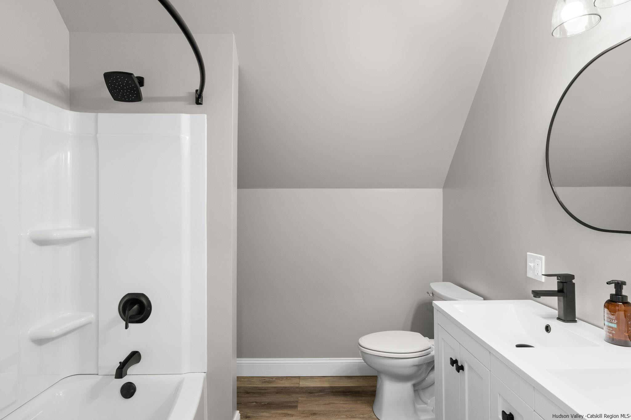 54 Montgomery Street