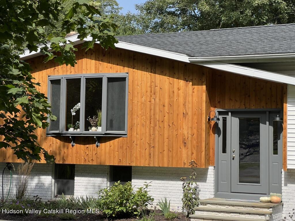 853 Lucas Ave Extension