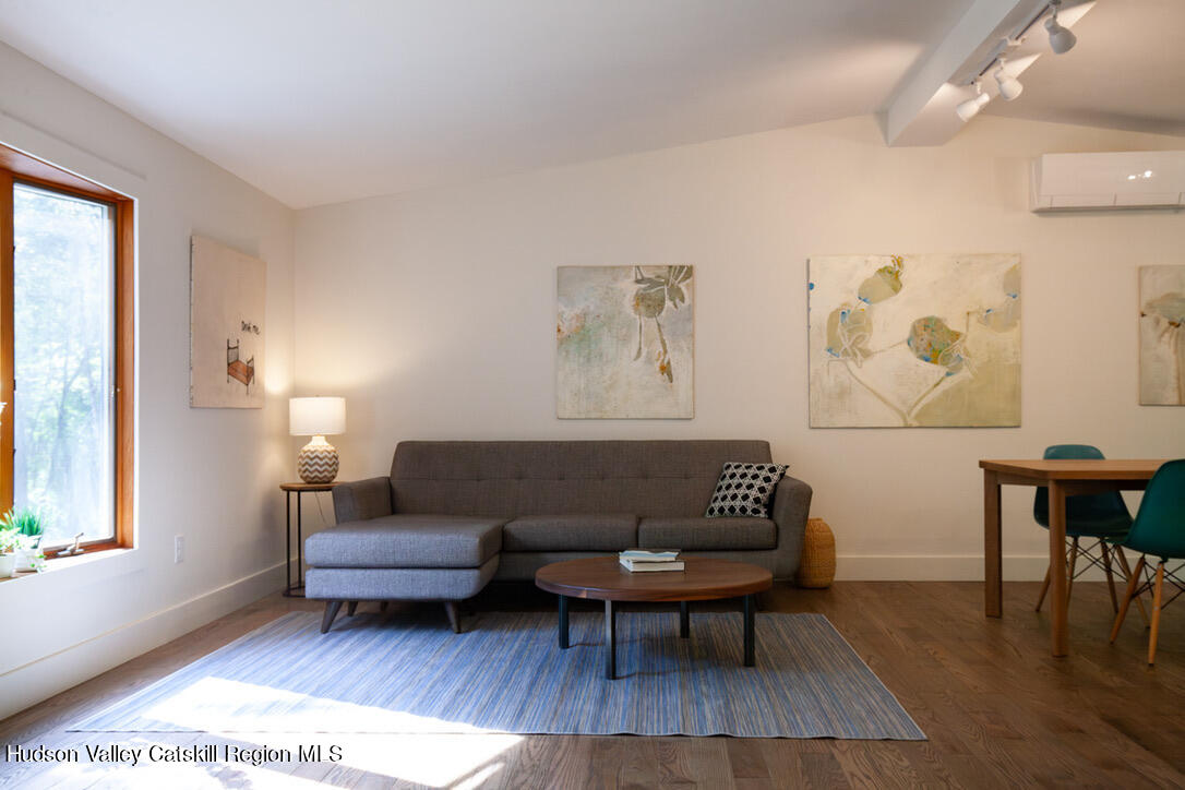 853 Lucas Ave Extension