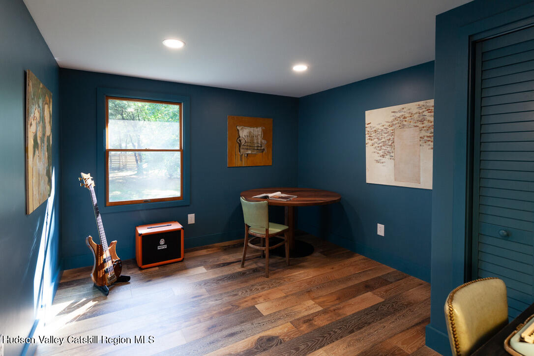 853 Lucas Ave Extension